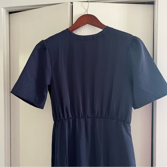 SHEIN Blue A-Line Midi Dress with Crew Neck and Short Sleeves - Picture 2 of 6